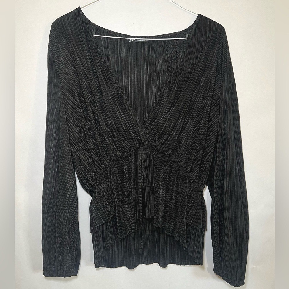 Zara Women's Black Plissé Ruffle Tiered Adjustable Blouse Size Large